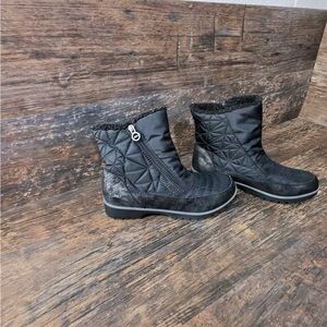 JBU Black Quilted Winter Boots with Zipper